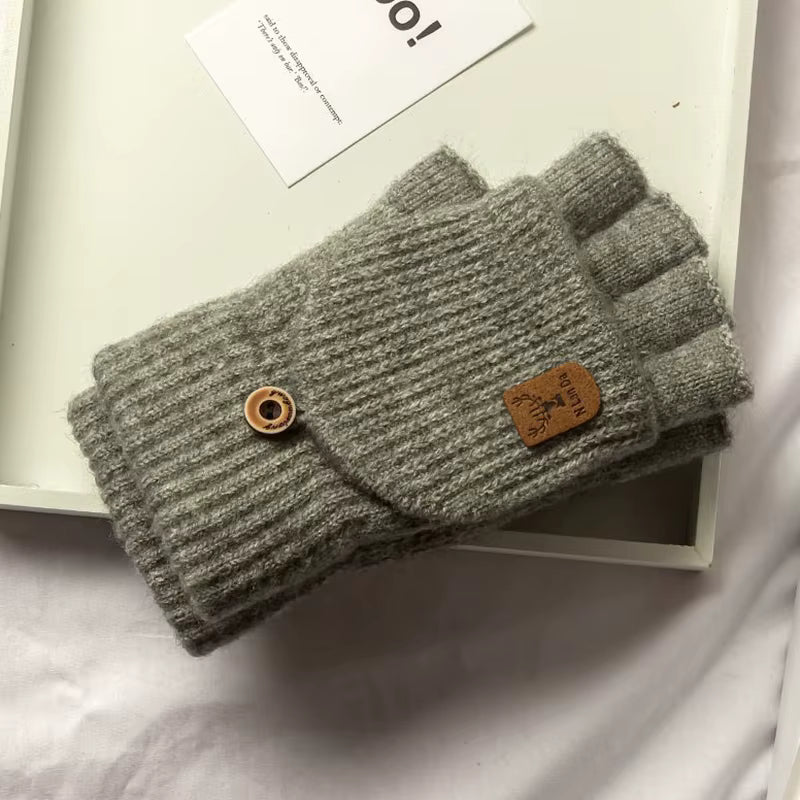 Knitted Gloves